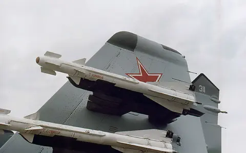 R-60 missile, Short-range infrared-guided air-to-air missile, Munitions