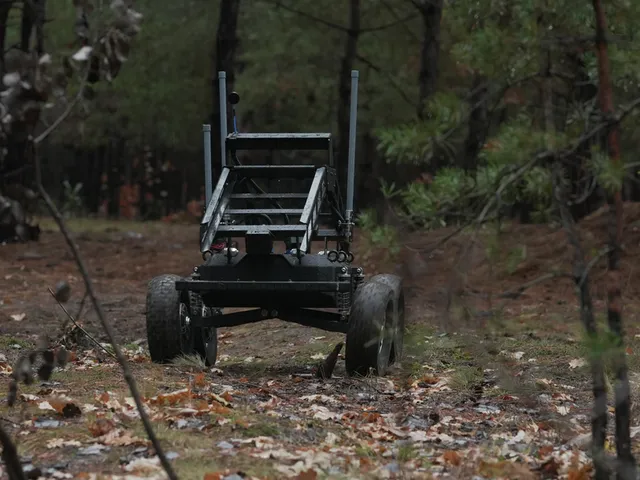 Ratel S, Uncrewed ground vehicle / remote-mining and explosive-delivery robot, Support Equipment - view 3