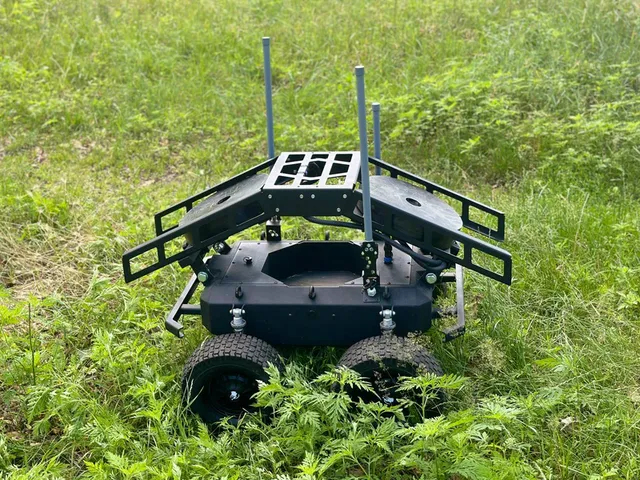 Ratel S, Uncrewed ground vehicle / remote-mining and explosive-delivery robot, Support Equipment - view 5