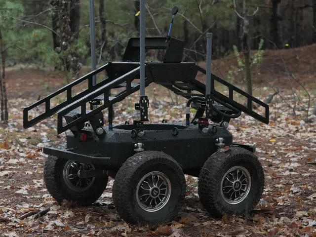 Ratel S, Uncrewed ground vehicle / remote-mining and explosive-delivery robot, Support Equipment - view 1
