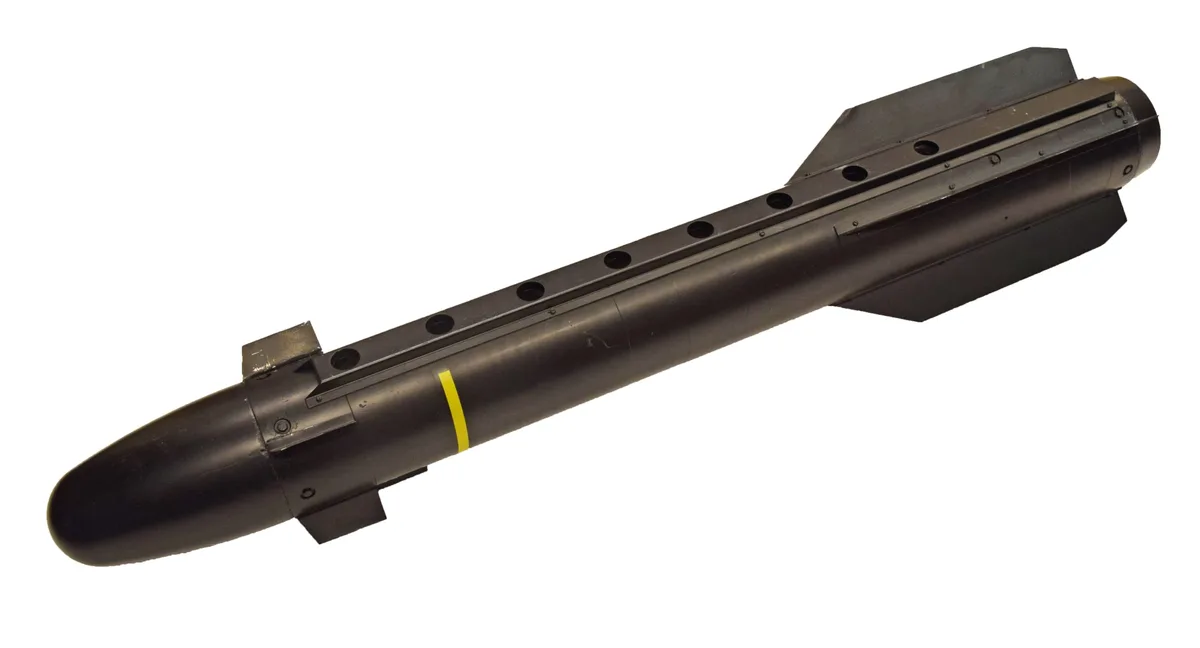 RBS 17 / Robot 17, Short-range laser-guided anti-ship missile system, Munitions
