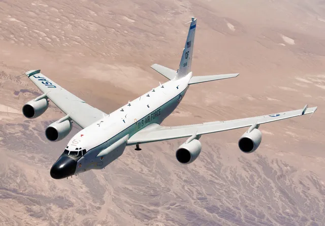 RC-135V/W Rivet Joint, Signals intelligence reconnaissance aircraft, Aircraft & UAVs - view 2