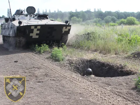RKhM, CBRN reconnaissance vehicle designation family, Support Equipment