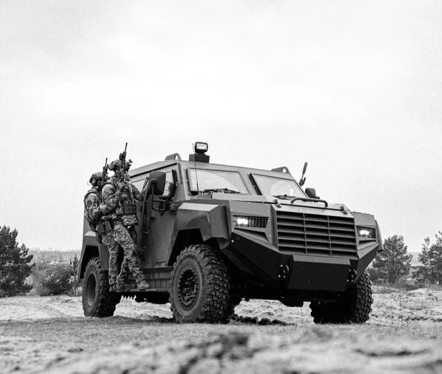 Roshel Senator, Wheeled armored personnel carrier and MRAP family, Armored Vehicles - view 1