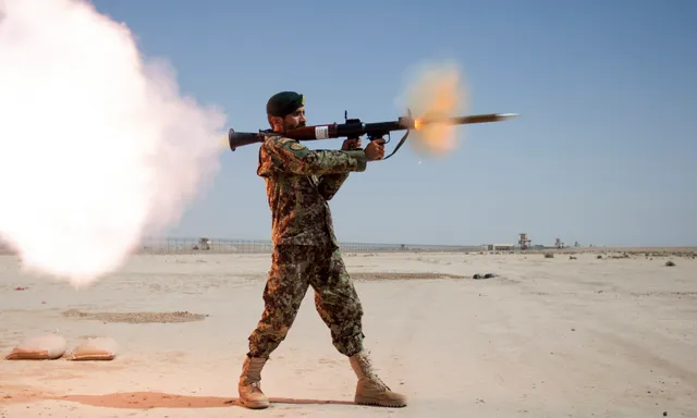 RPG-7, Reusable shoulder-fired anti-tank rocket launcher, Infantry Weapons - view 2