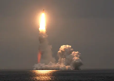 RSM-56 Bulava, Submarine-launched ballistic missile (SLBM), Munitions