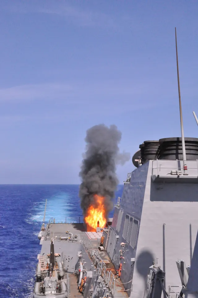 RUM-139 VL-ASROC, Vertical-launch anti-submarine missile, Munitions - view 1