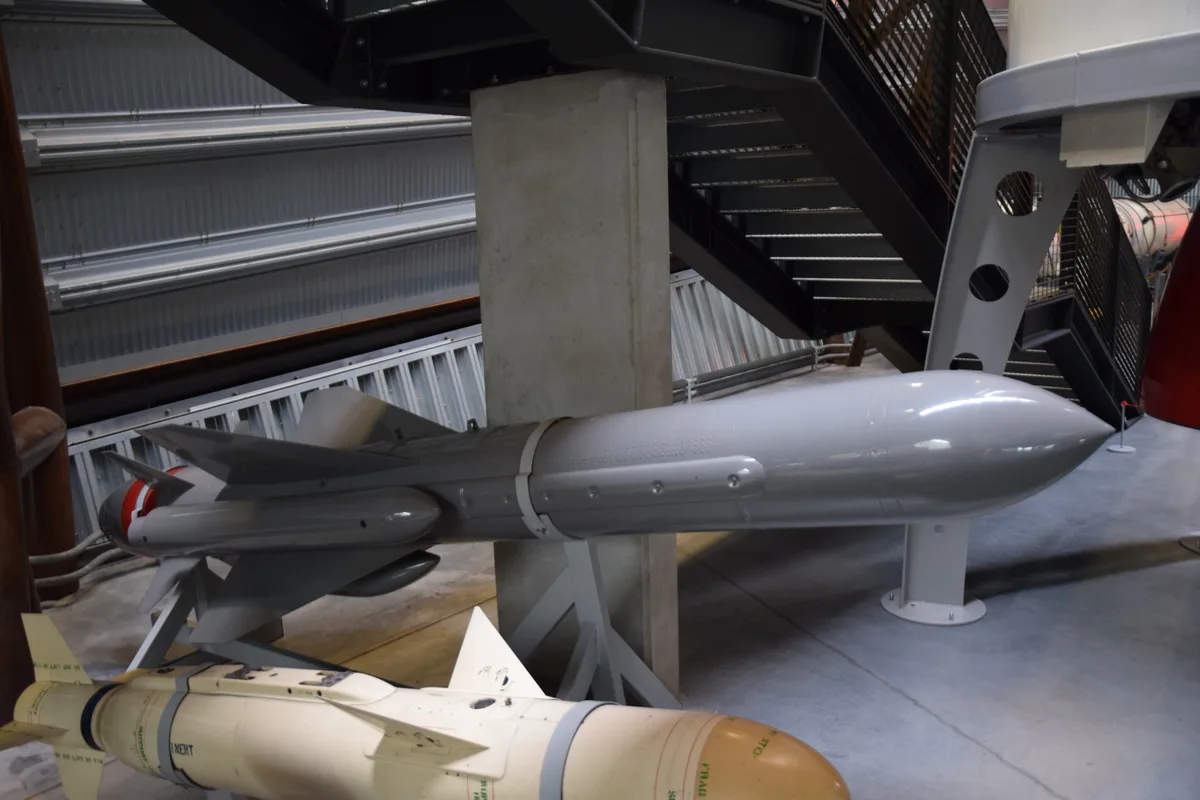 Sea Eagle anti-ship missile, Air-launched anti-ship missile, Munitions