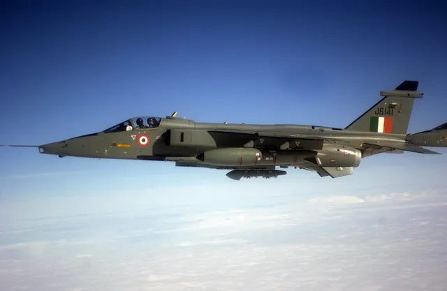 SEPECAT Jaguar, Supersonic jet attack aircraft, Aircraft & UAVs - view 2