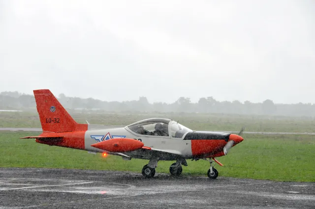 SF-260, Trainer and light attack aircraft, Aircraft & UAVs - view 2