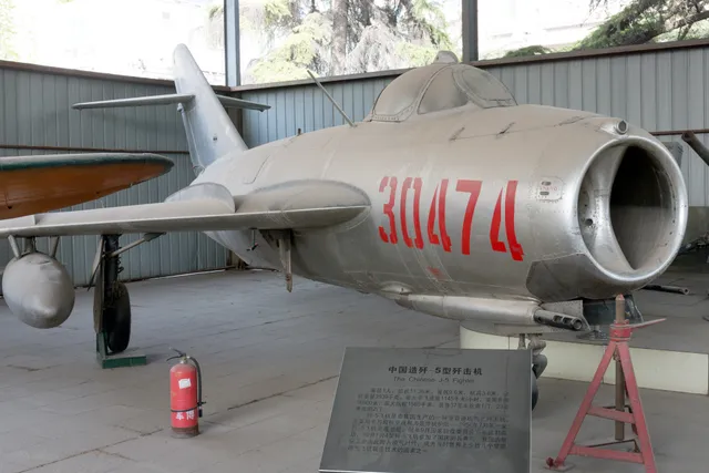 Shenyang J-5/J-6, Jet fighter family, Aircraft & UAVs - view 1