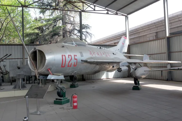 Shenyang J-5/J-6, Jet fighter family, Aircraft & UAVs - view 2