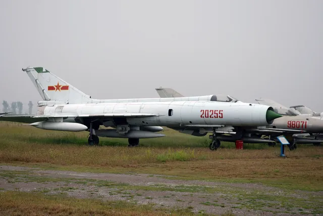 Shenyang J-8, Twin-engine interceptor fighter aircraft, Aircraft & UAVs - view 2