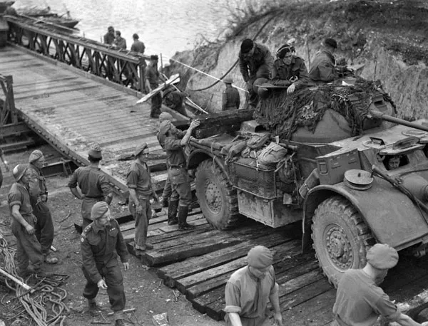 Staghound Mk I, 4x4 reconnaissance armored car, Armored Vehicles - view 1