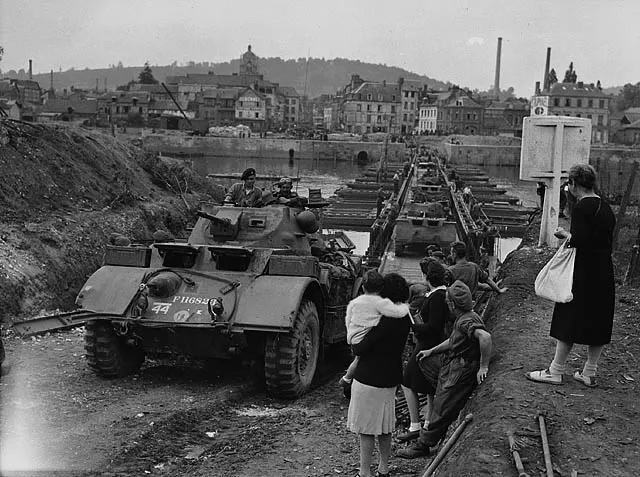 Staghound Mk I, 4x4 reconnaissance armored car, Armored Vehicles - view 2