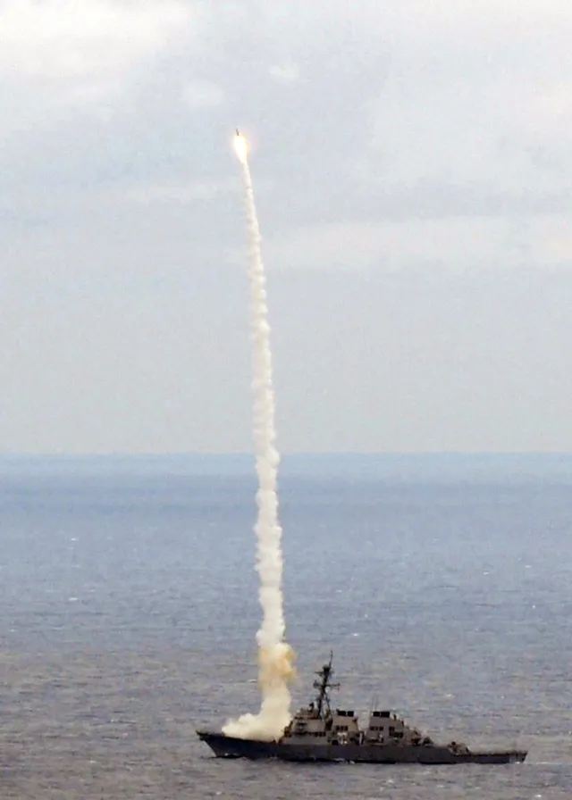 Standard Missile-2 (SM-2), Shipboard surface-to-air missile family, Munitions - view 1