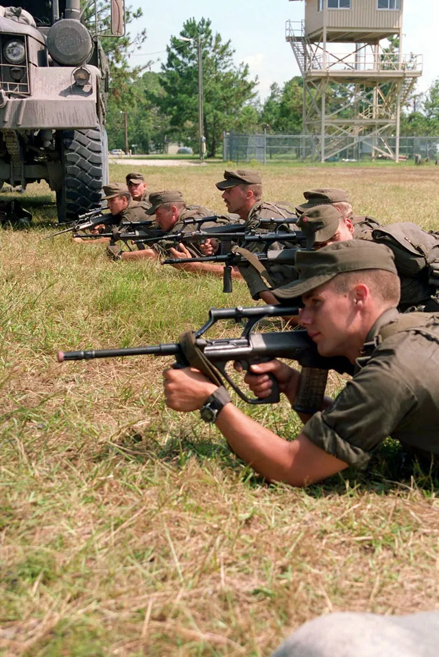 Steyr AUG rifle, 5.56 mm bullpup assault rifle family, Infantry Weapons - view 3