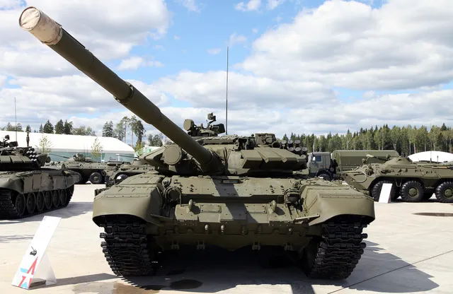 T-72B, Main battle tank, Tanks - view 2