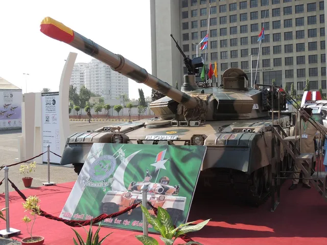 Tanks, model not publicly identified, Main battle tank, Tanks - view 2