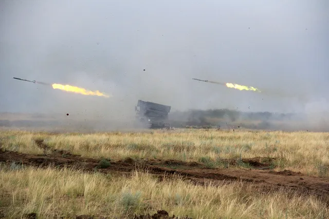 Tornado-G, 122 mm multiple launch rocket system, Artillery - view 2