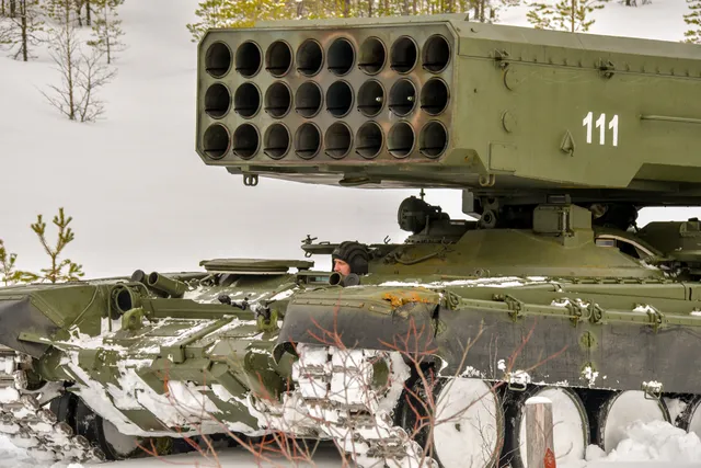 TOS-1A Solntsepyok, 220 mm thermobaric multiple rocket launcher, Artillery - view 1