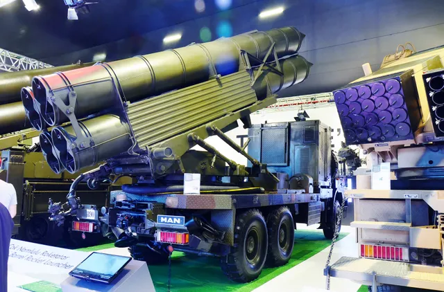 TRG-300 Kasirga, 300 mm guided multiple rocket launcher, Artillery - view 3