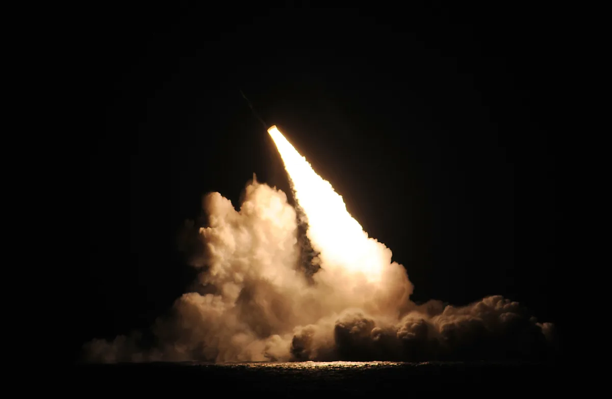Trident II D5 fleet ballistic missile, Submarine-launched ballistic missile, Munitions