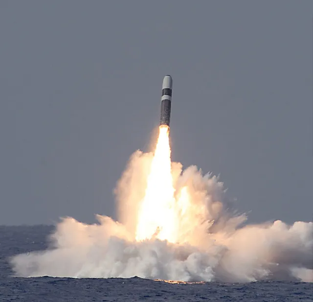 Trident II D5 fleet ballistic missile, Submarine-launched ballistic missile, Munitions - view 2