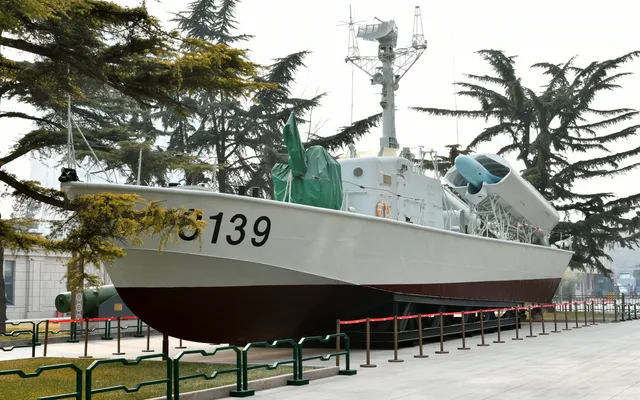 Type 024 / Heku missile boat, Fast attack missile boat, Naval Systems - view 1