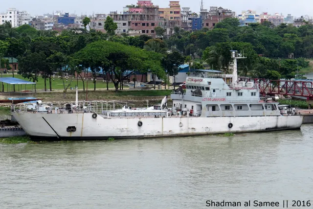 Type 074 / Type 074A landing ship, Medium landing ship / utility landing craft family, Naval Systems - view 2