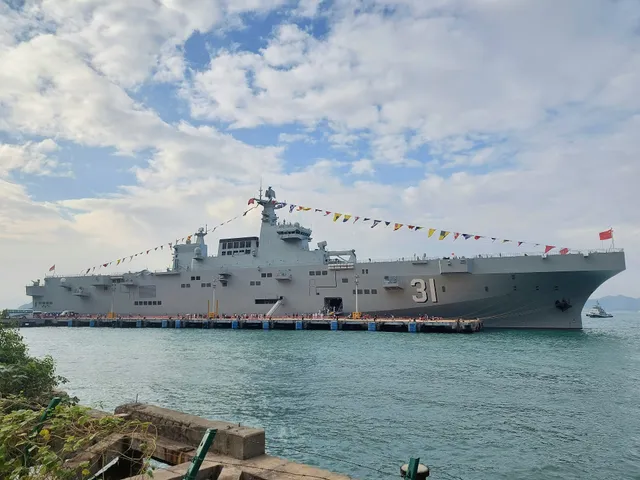 Type 075 / Yushen-class landing helicopter dock, Chinese People's Liberation Army Navy amphibious assault ship or landing helicopter dock class, Naval Systems - view 2