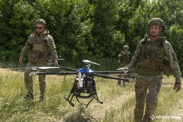 Kazhan bomber hexacopter in 25th Airborne Brigade service