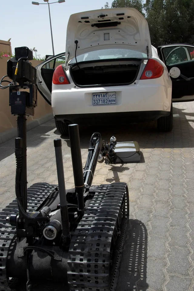 Vehicle-borne improvised explosive device (VBIED), Vehicle-borne improvised explosive device, Munitions - view 2