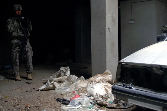 Vehicle-borne improvised explosive device (VBIED), Vehicle-borne improvised explosive device, Munitions - view 3