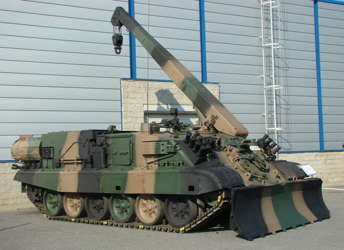 WZT-3, Armored recovery vehicle, Support Equipment