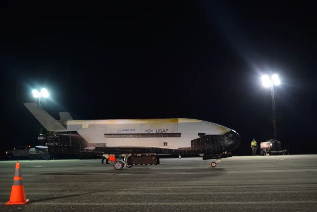 X-37B Orbital Test Vehicle, Reusable unmanned orbital test vehicle, Support Equipment - view 3